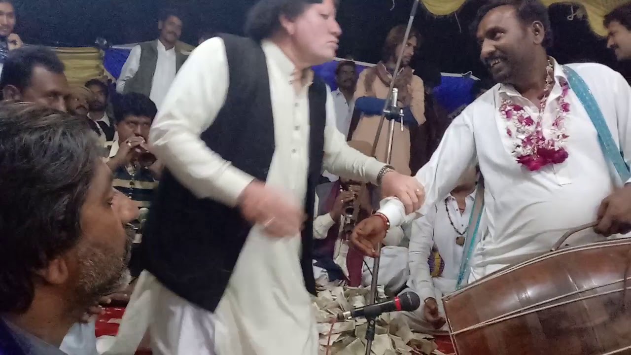 DhoL Nawaz Nadir Husain Bali khan of Multan. Shehnai ata Husain of Multan and party.