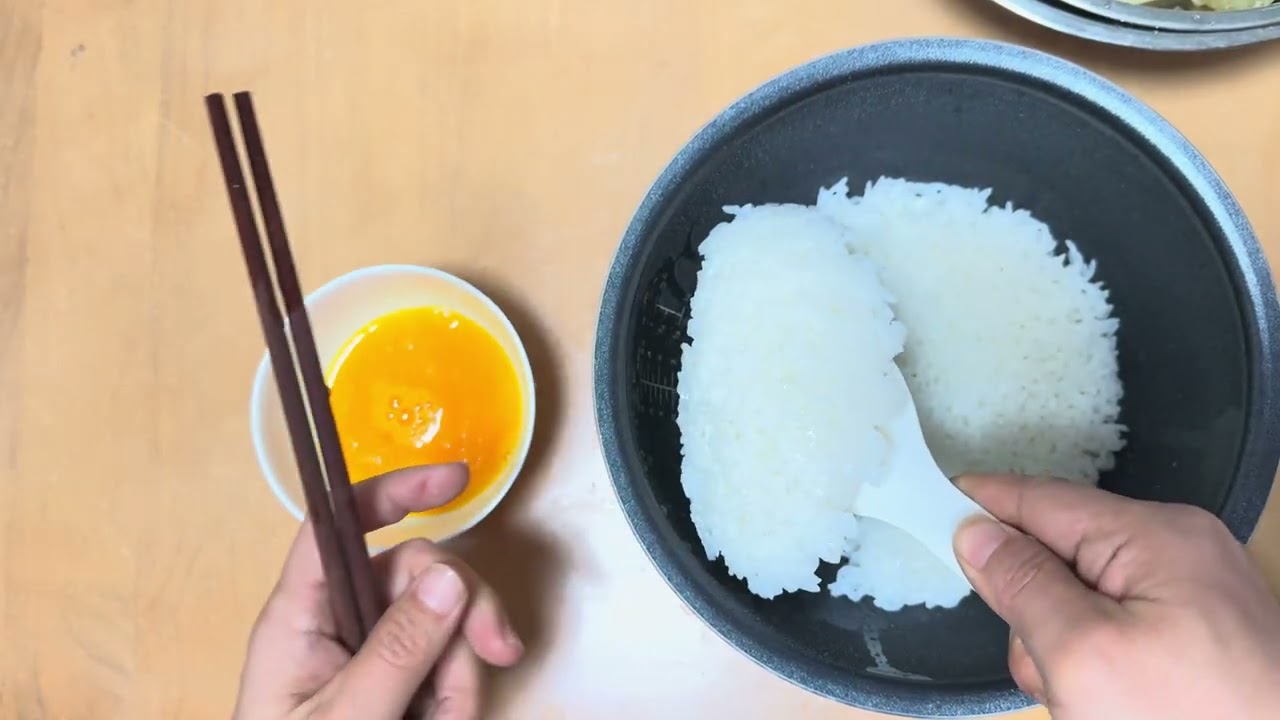 Egg Fried Rice: Two Different Preparation Methods