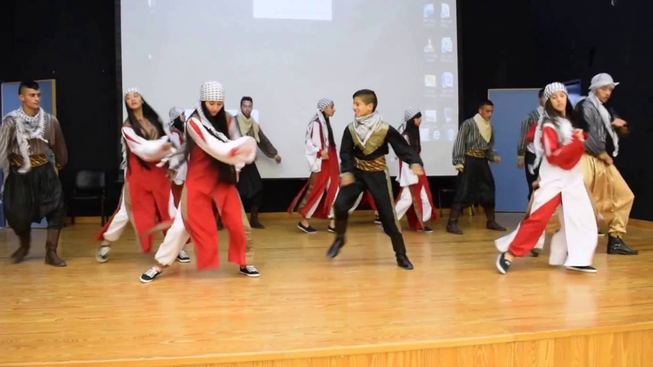 فرقة شموع القدس للدبكة الشعبيةفي مهرجان القدس تجمعنا في كفر مندا