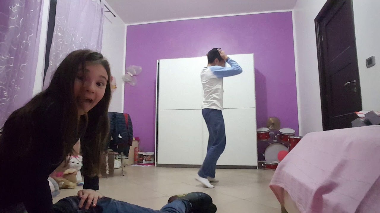 Scherzo epico finito male a Kevin? Mi fingo morto 😃😃😃😃😃