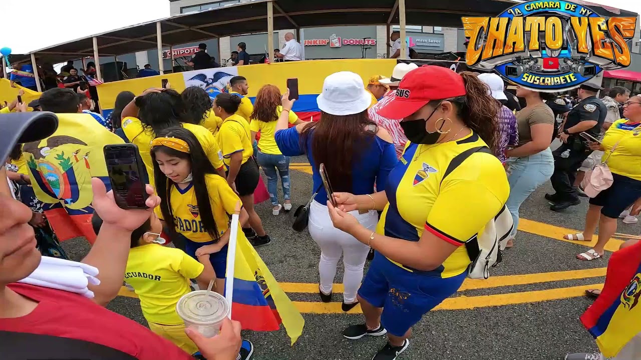 {{ CHOLA CUENCANA }} LA JARA BAND ,,, NYPD LATIN BAND EN EL DESFILE