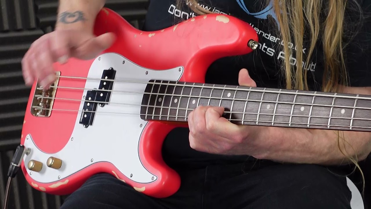 V4 ICON | Vintage Guitar