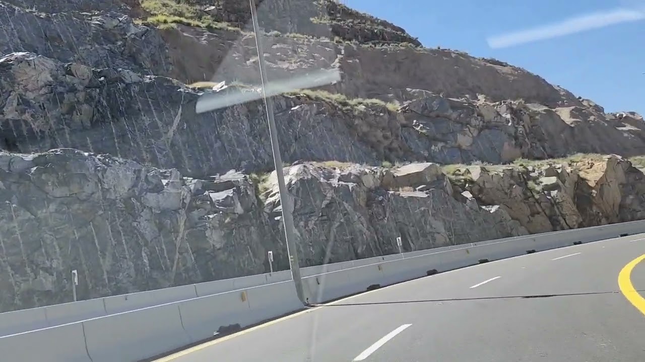 عقبة الهدا الى مكة المكرمة نزولا بعد إصلاح الطريق واعادة فتحه