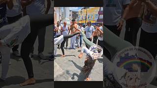 Roda de Capoeira | mulher jogando #capoeira