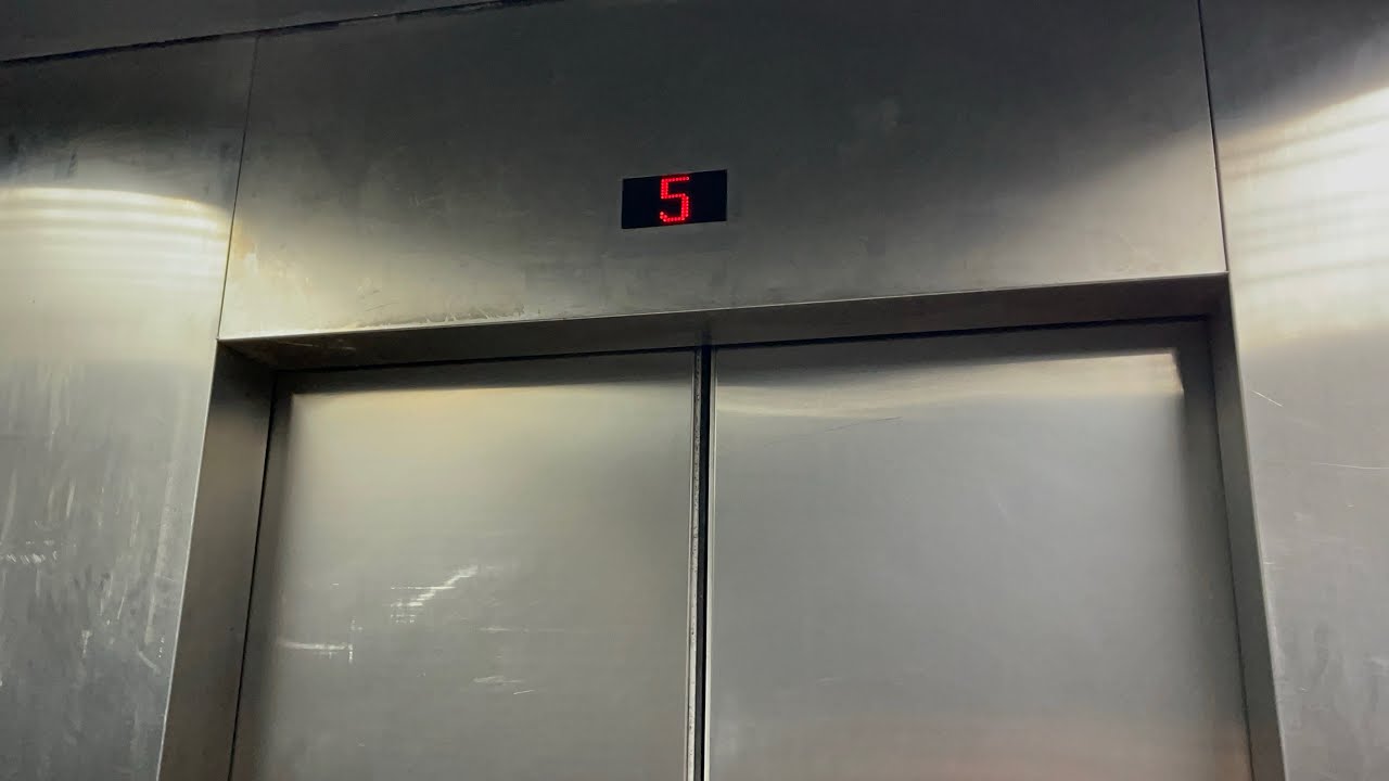 1991 Schindler service elevator at Shangri-La Plaza, Mandaluyong, Philippines