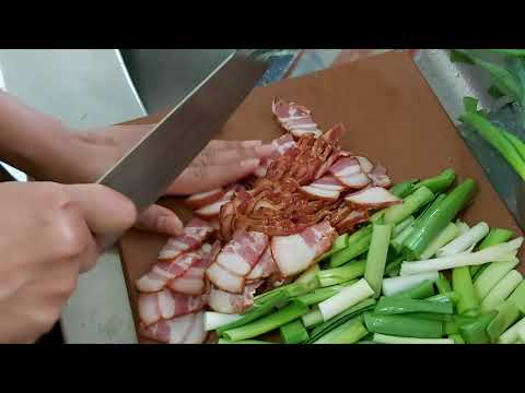 RESEP DAN CARA MASAK BABI ASAP  TUMIS DAUN BAWANG || BABI ASAP ASIN || LA ROW CHAU SWAN LA