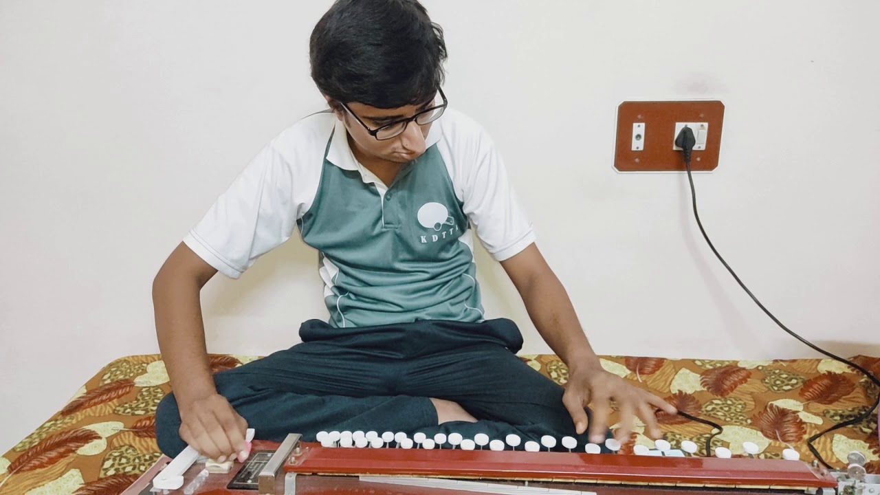 Pucho zara pucho mujhe kya hua hai by me on indian bulbul tarang banjo.