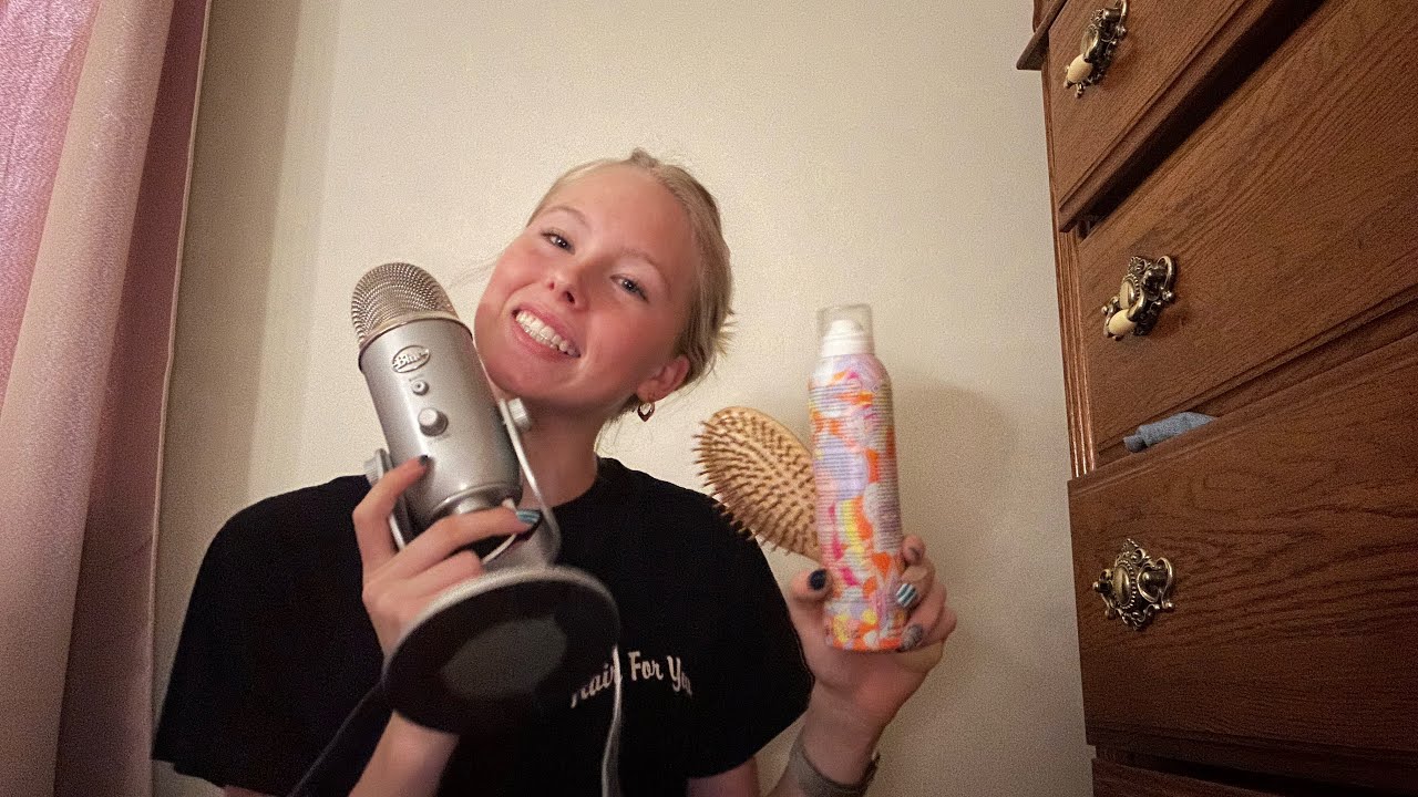 ASMR Tapping and scratching on my Christmas presents & mic scratching 