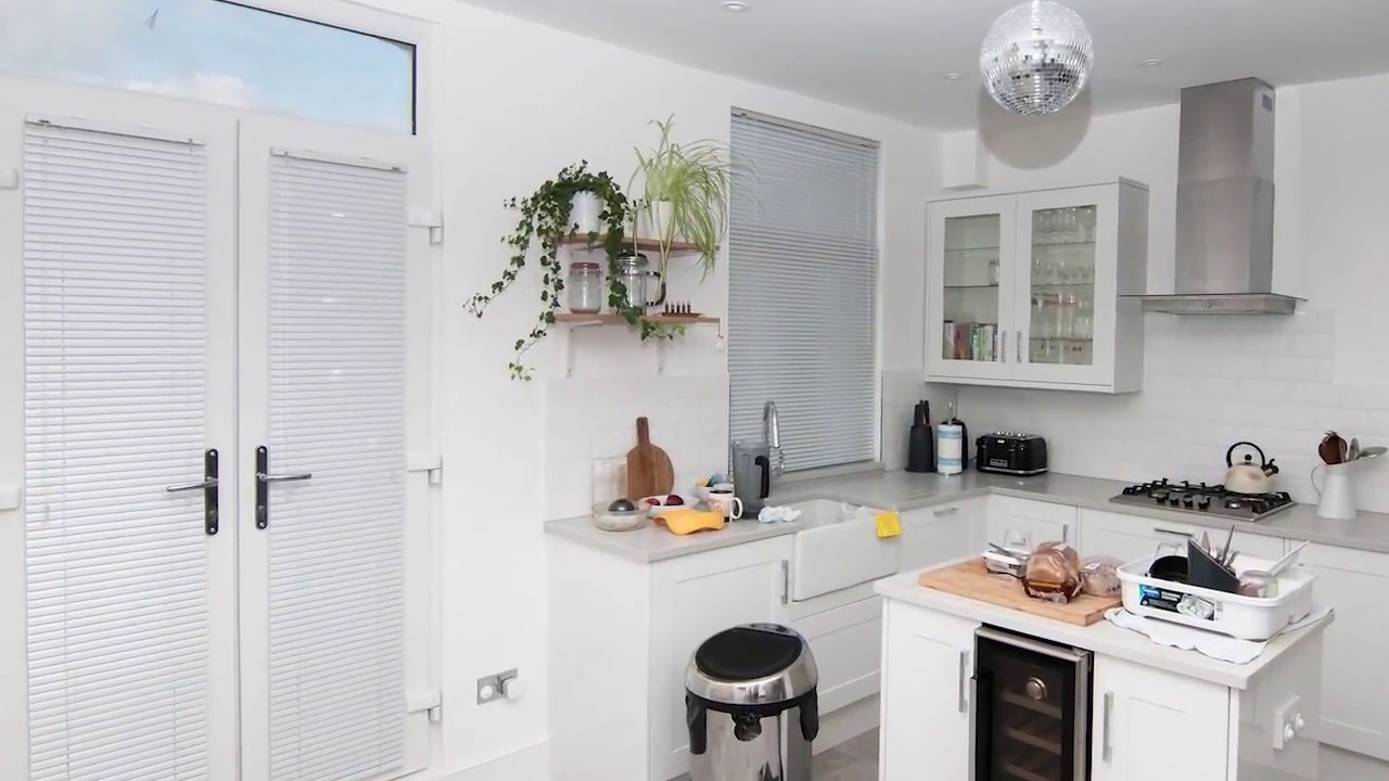 THE BLIND SHOP: Metal venetian blinds fitting London