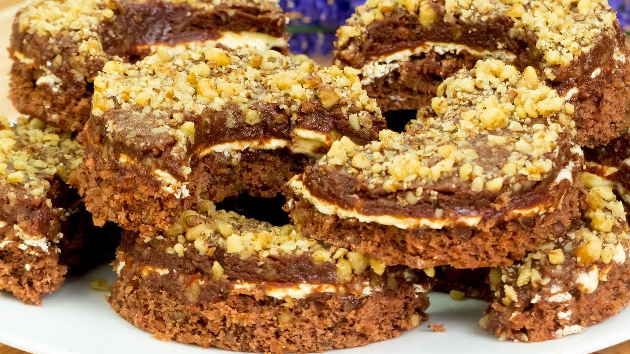 La demi-lune aux noix et à la crème – un gâteau crémeux avec un goût fin et parfumé ! │ Savoureux.TV