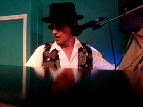 Sad songs - Piano party - Rinke Schroor auf YouTube ansehen Sad songs - Piano party - Rinke Schroor auf YouTube ansehen