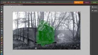 Using the Recompose tool in Photoshop Elements 8