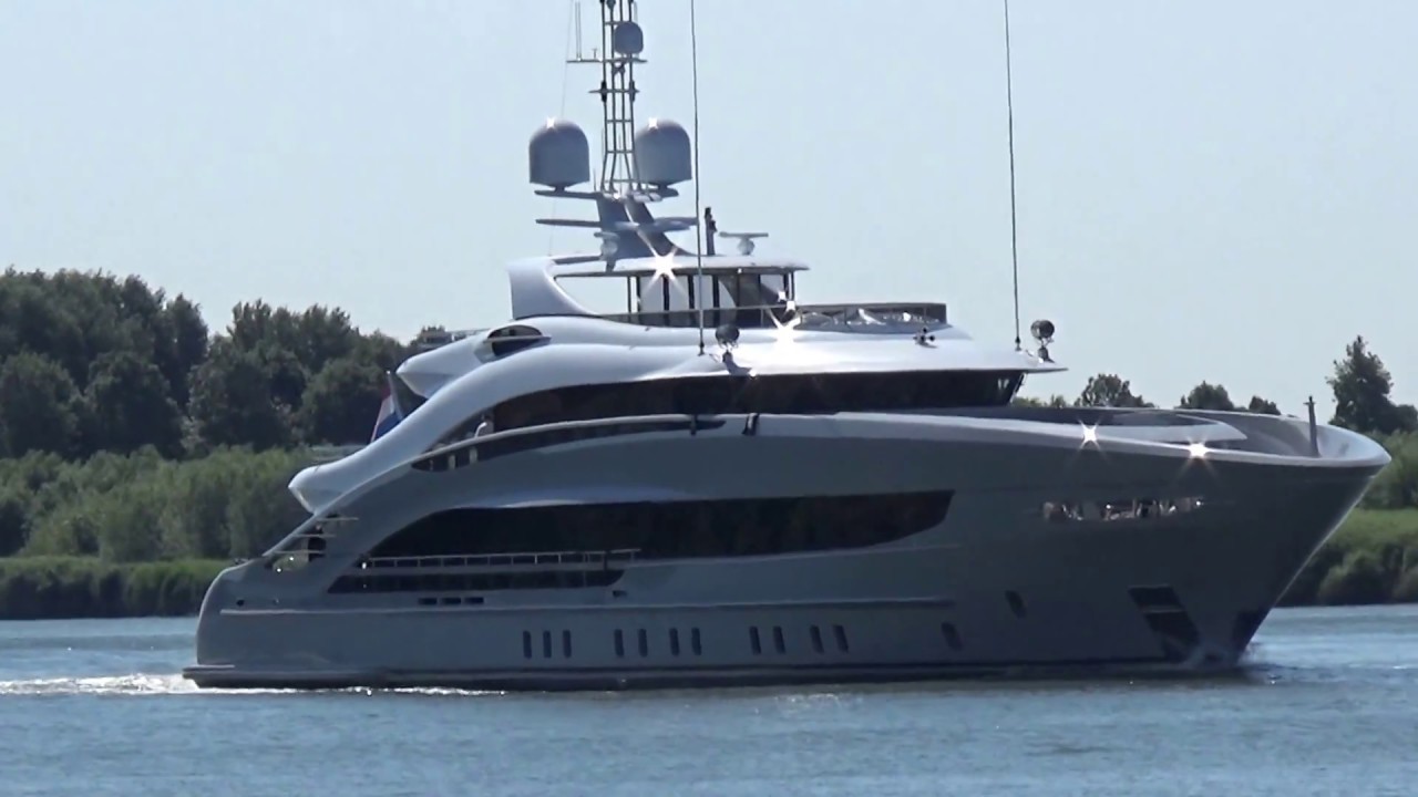 OMAHA  Luxury Superyacht
