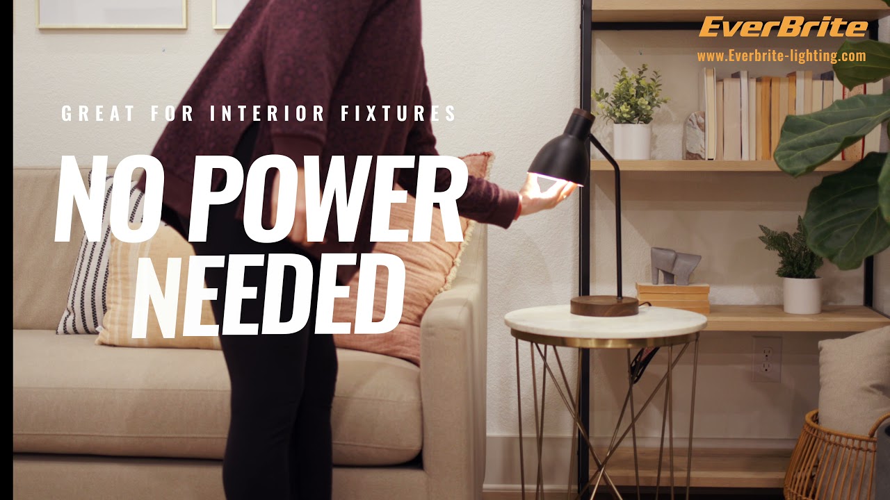 EverBrite Wire-Free LED Magnetic Puck Light with Socket Mount