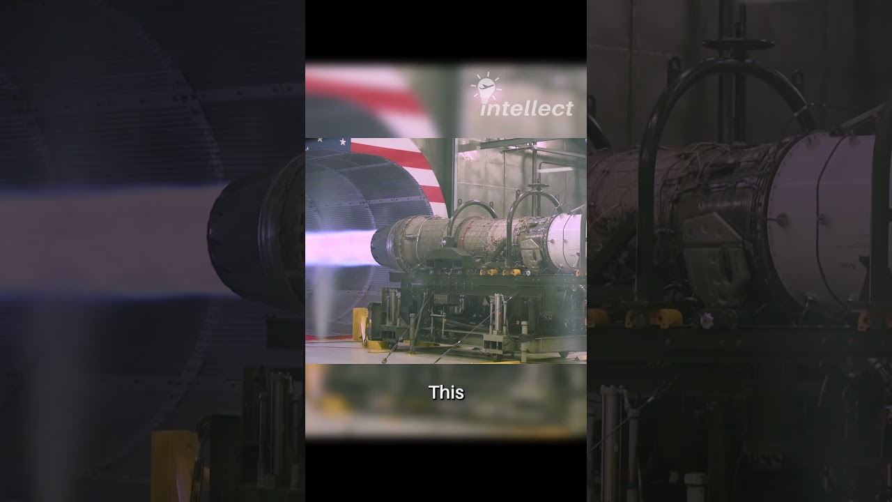 Почему выхлопные газы истребителя меняют форму в полете