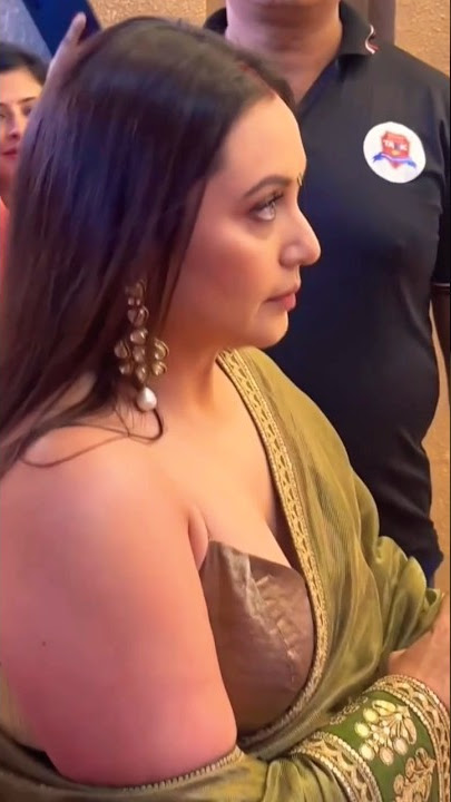 Rani Mukherjee Arrives To Take Blessings Of Maa Durga #shorts #jayabachchan