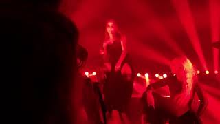 Banks - Alaska [LIVE]