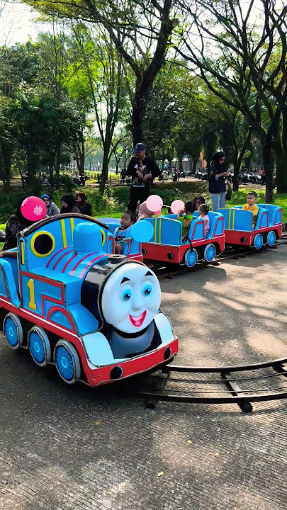 naik kereta tututut
