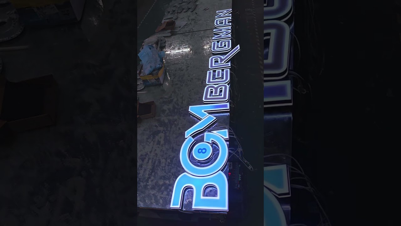 A sign that shines like a diamondA sign that shine