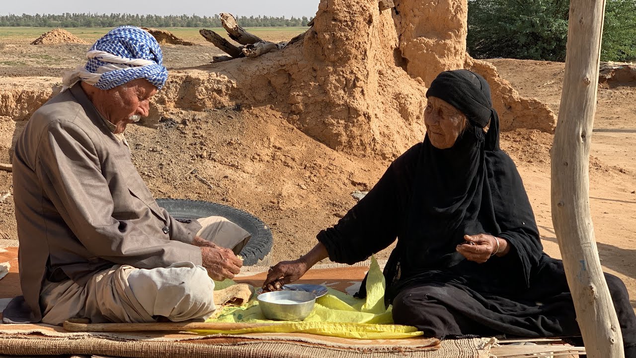 Nomadic women Cooking traditional Arabic bread 🥖 in Village