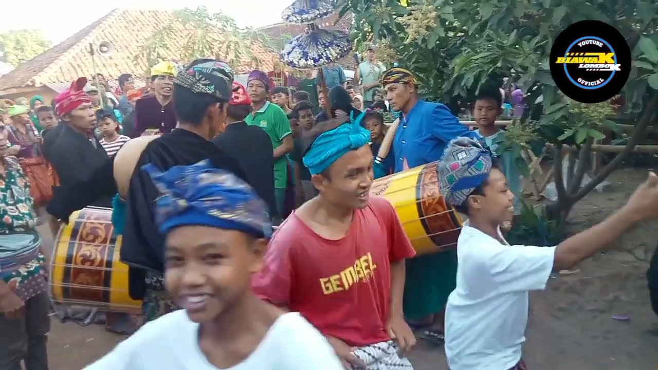 ANTUSIAS WARGA BIKIN GELENG-GELENG KEPALA