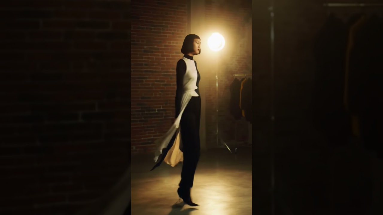 Urban Elegance: High-Fashion Model Photo Shoot Behind the Scenes 