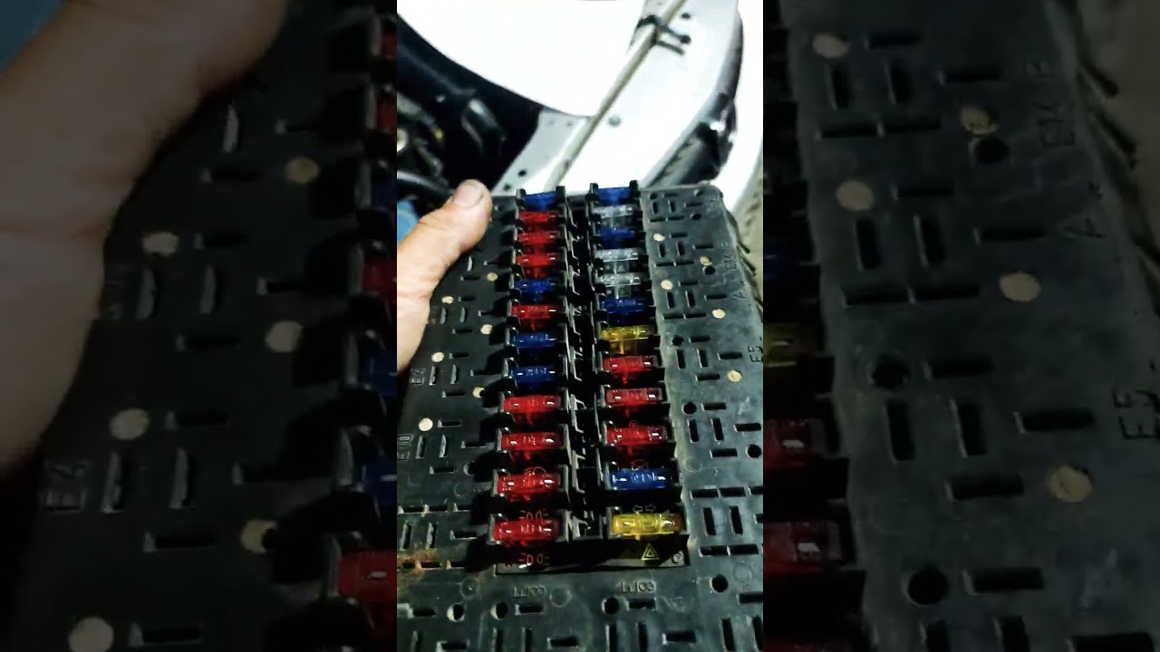 iveco daily cigarette lighter fuse Where are the fuses of the Iveco Daily located? (With video)