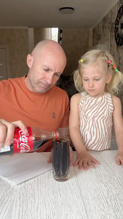🤪😹 There is nothing to hold Coke🙀