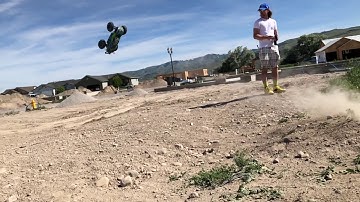 Traxxas rustler 4x4 - slow motion backflip