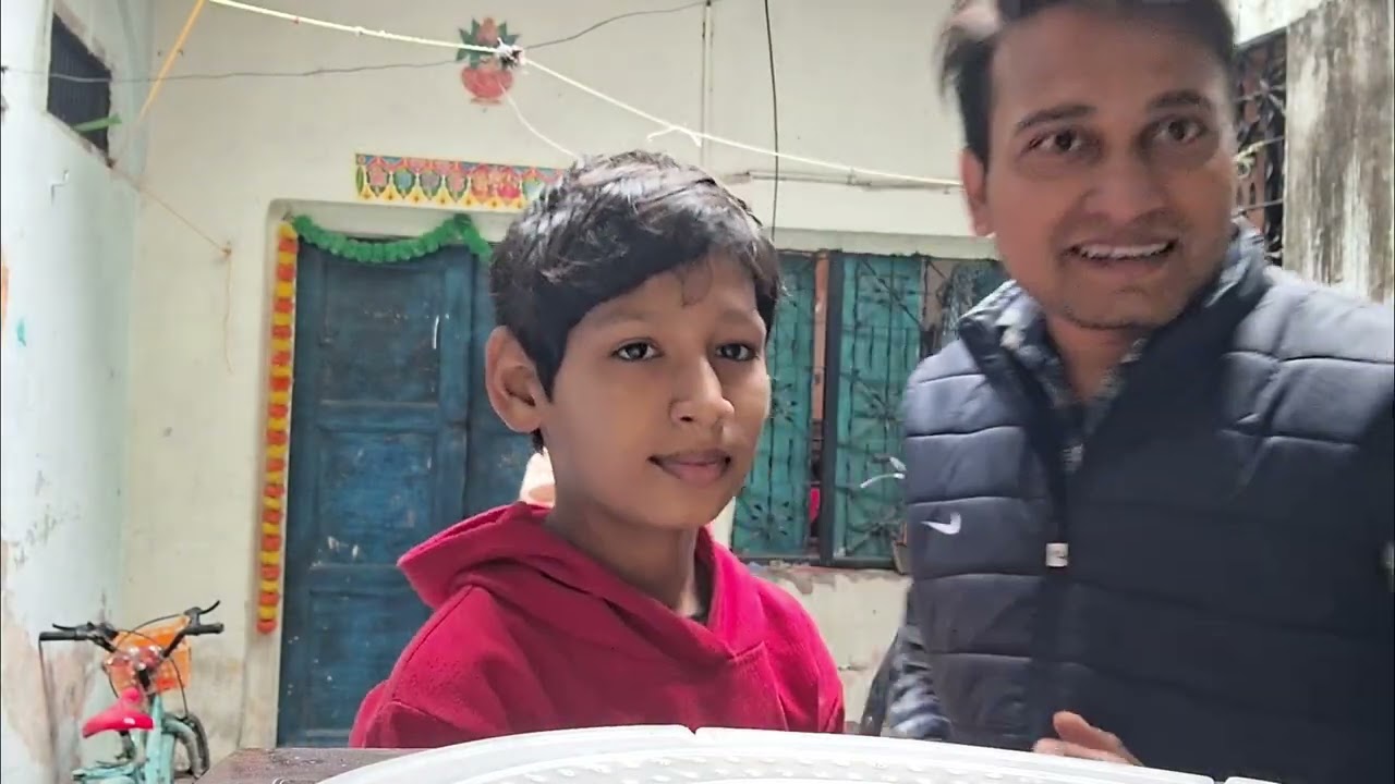 घर के अंदर क्रिकेट मैच 😂