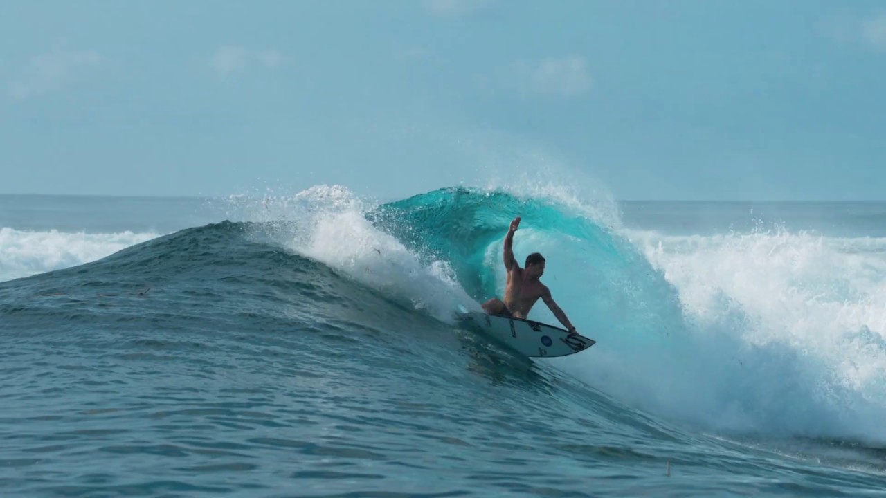 Surf Maldives Laamu at Six Senses with Alejo Muniz - YouTube