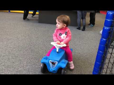 Поля катается машинка Бобби кар Bobby Car Nabba Dabba Doo Kinderland