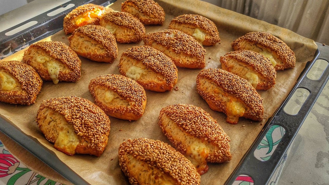Bir TEPSİ Anında Bitecek????Kahvaltıya Çayın Yanına MAYASIZ Sıvıyağlı Kolay Poğaça Tarifi ????