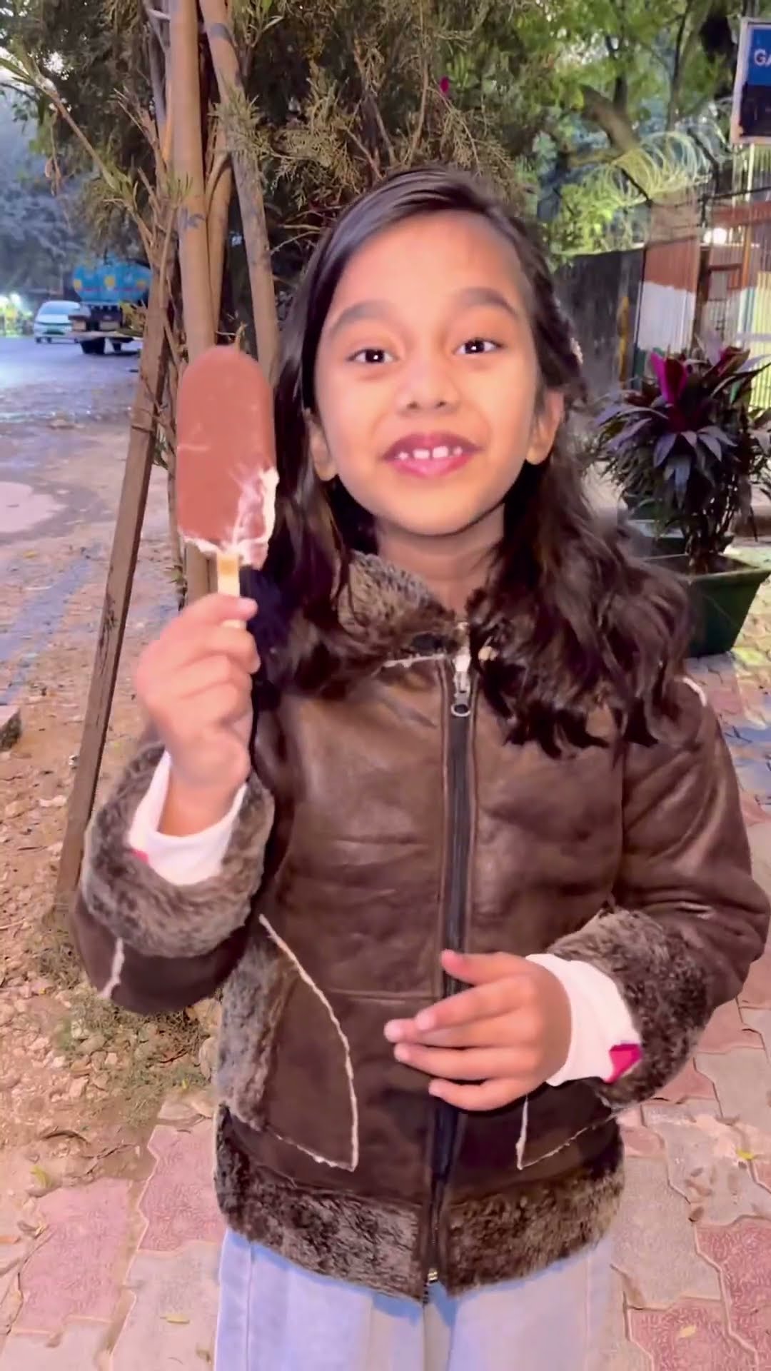 amaira ne dogi ko icecream khilaya #amairagurjar #shorts