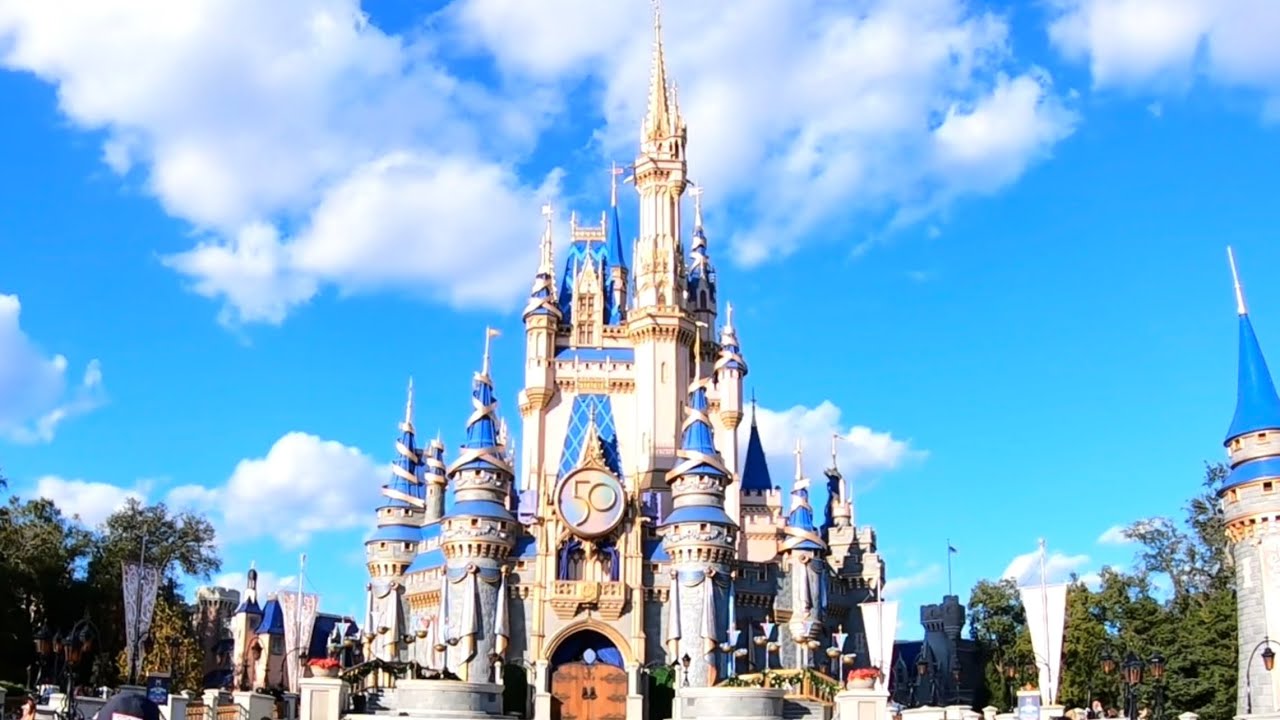 Magic KingdomWalt Disney World ຕື່ນເຕັ້ນດີໃຈຄັ້ງແລກທີ່ໄດ້ມາເຫັນ