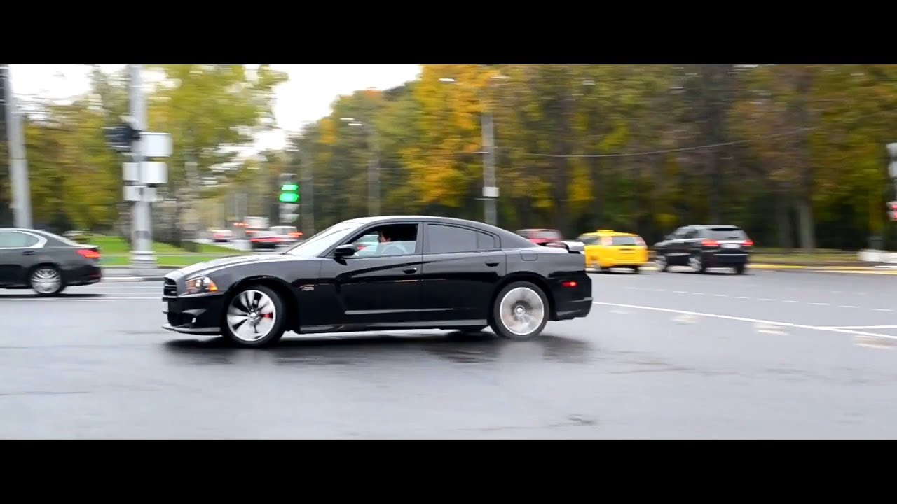 Додж чарджер srt8