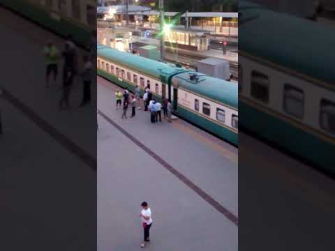 Посадка на поезд Волгоград Ташкент Boarding the train Volgograd Tashkent poyezdiga chiqish 车伏尔加格勒塔什干