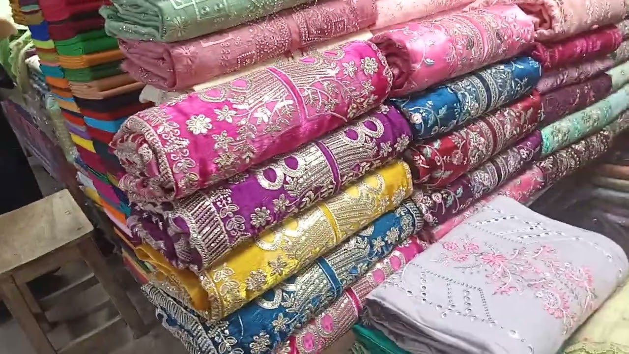 এখানে খুচরো এবং পাইকারি সব রকম থী পিস পেয়ে যাবেন