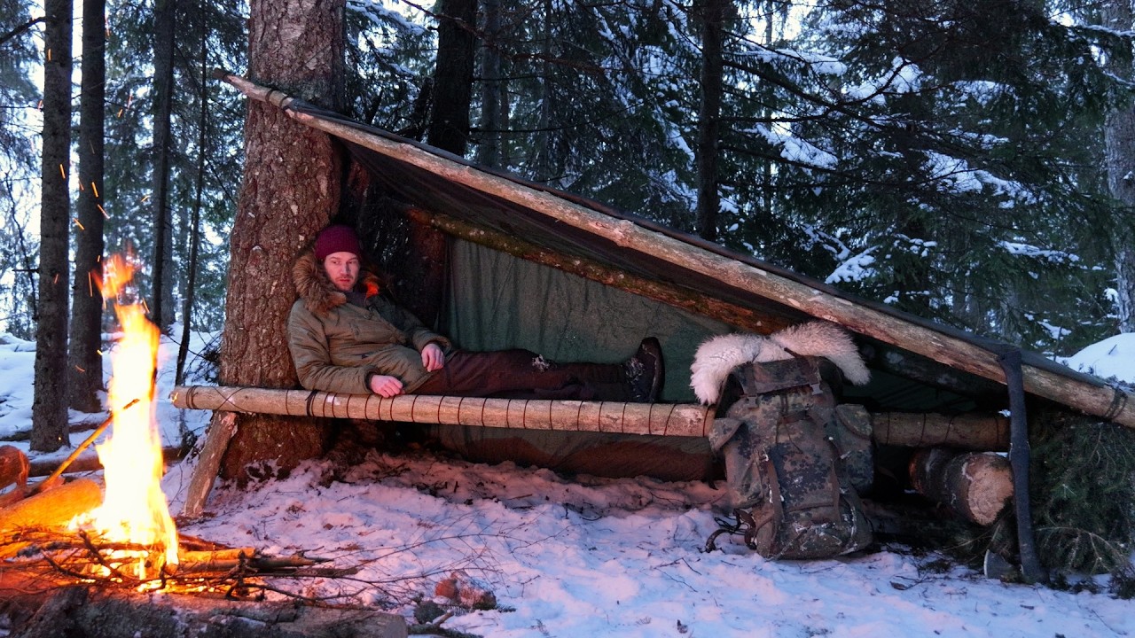 Building a Comfortable Survival Shelter - Winter Camping in Freezing Cold