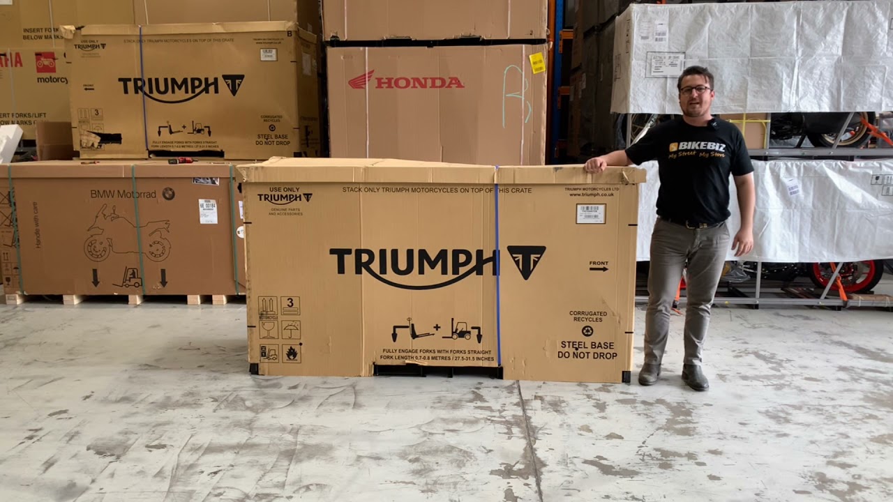 2021 Triumph Speed Triple 1200 RS UNBOXING! | Bikebiz - YouTube