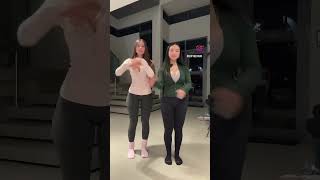 you can see @aishahssofey dancing in the reflection 💃💃💃