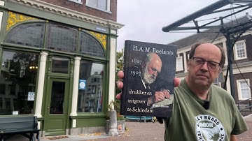 Wereldberoemde Schiedammer Roelants geëerd: ‘Hij heeft het volk boeken gegeven’