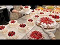 보기만해도 기분이 좋아지는! 정성 가득한 상큼 달달 딸기 생크림 케이크 / Amazing strawberry cream cake making / korean street food