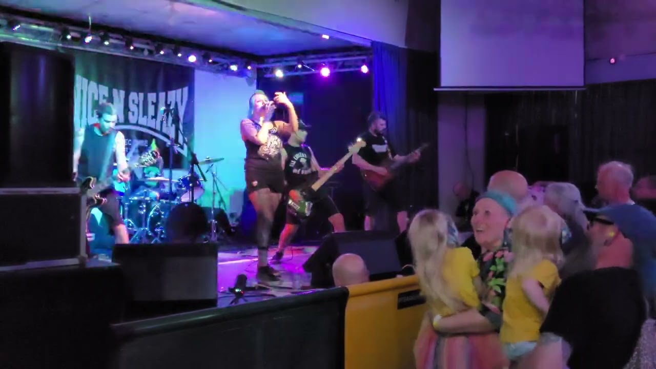 Headstone horrors at Nice n sleazy 2023