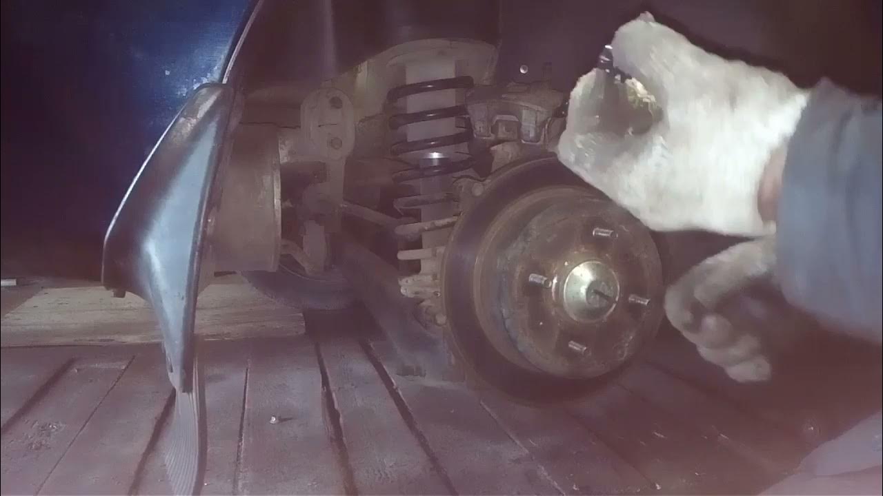 замена направляющих заднего суппорта лансер 9 - YouTube