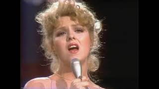 Watch Bernadette Peters Youll Never Know video