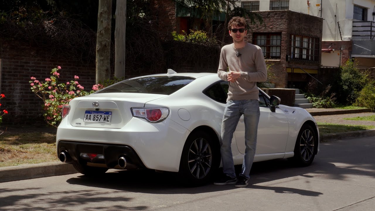 Toyota 86: la única “solo para entendidos “? - YouTube