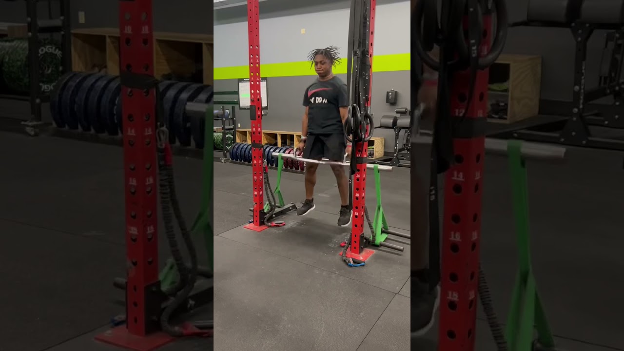 Band squat jumps 🔥