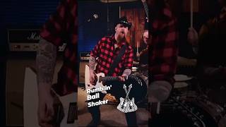 Show us your balls shakin to the Rock'n'Roll machine!