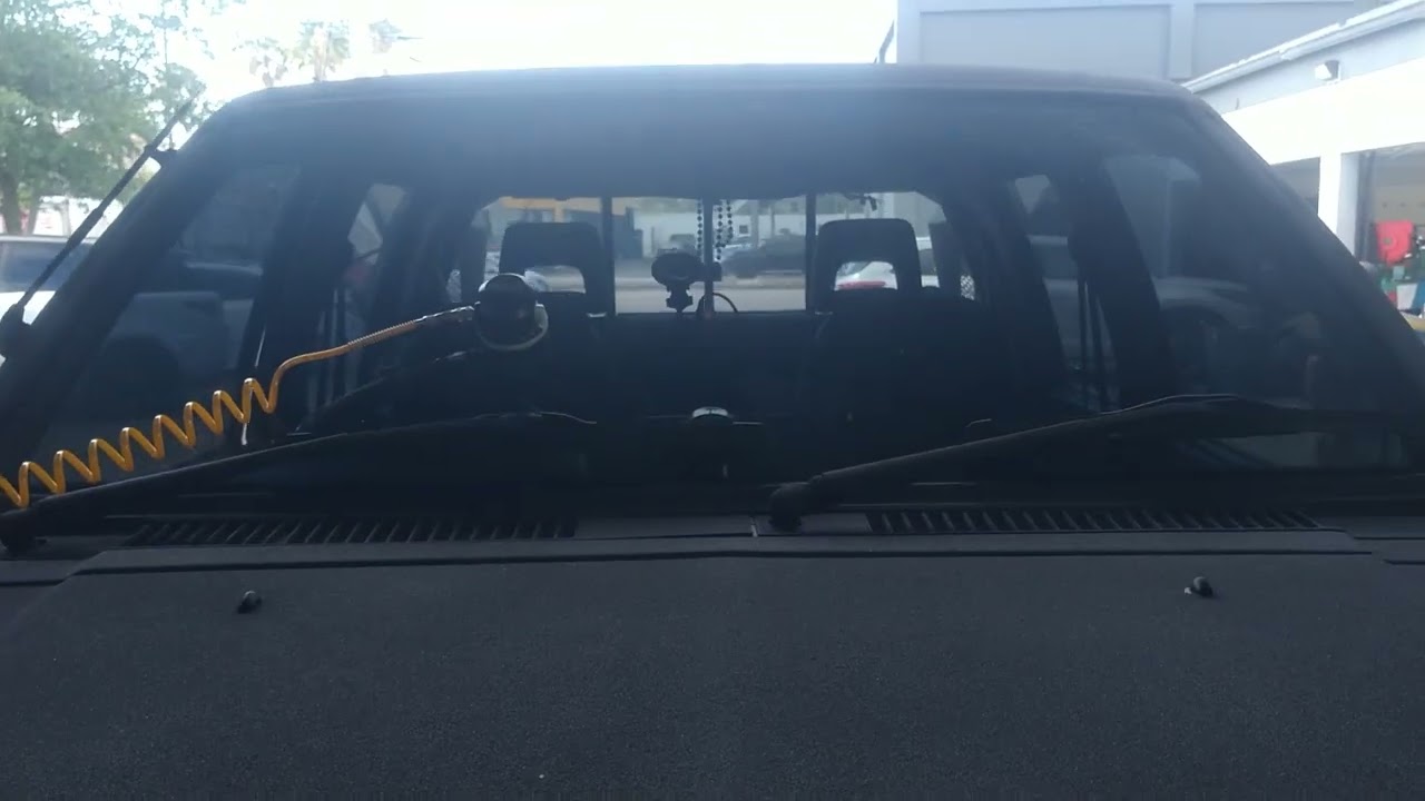 Safelite repairing my chipped windshield YouTube